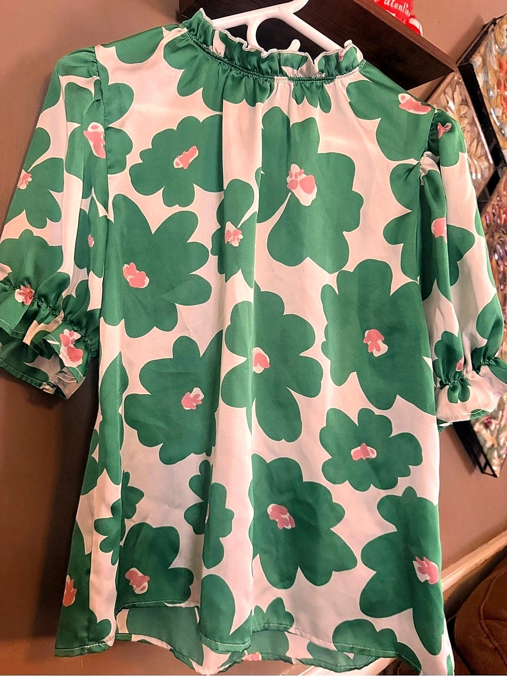 Floral Green & Pink boutique blouse entro
